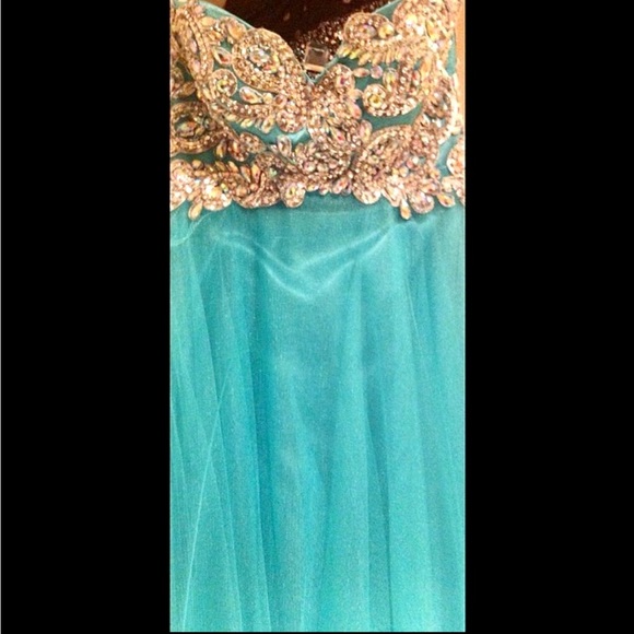 David’s Bridal Prom Dress - Picture 4 of 5